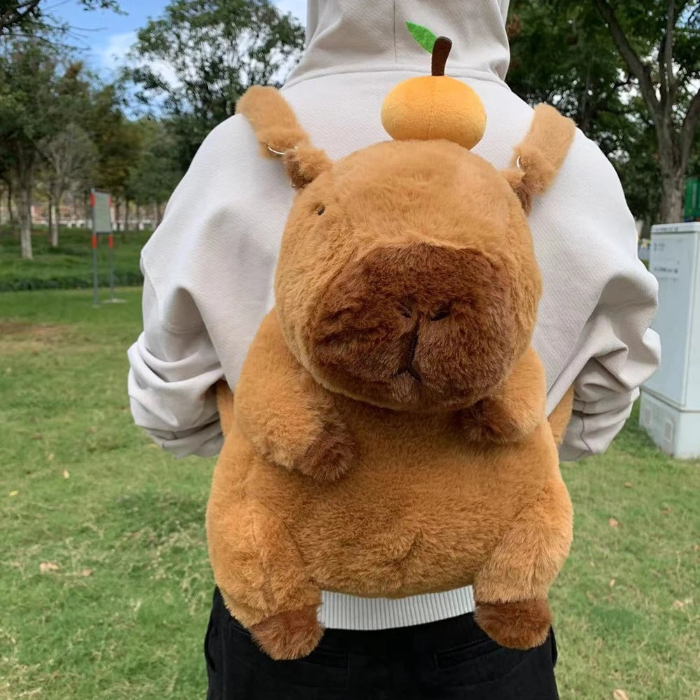 Mochila de peluche Capivara