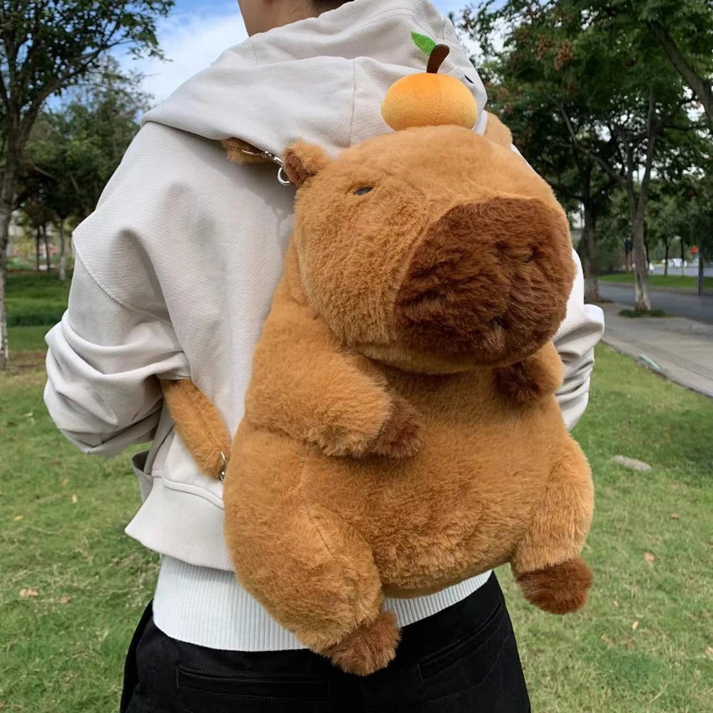 Mochila de peluche Capivara