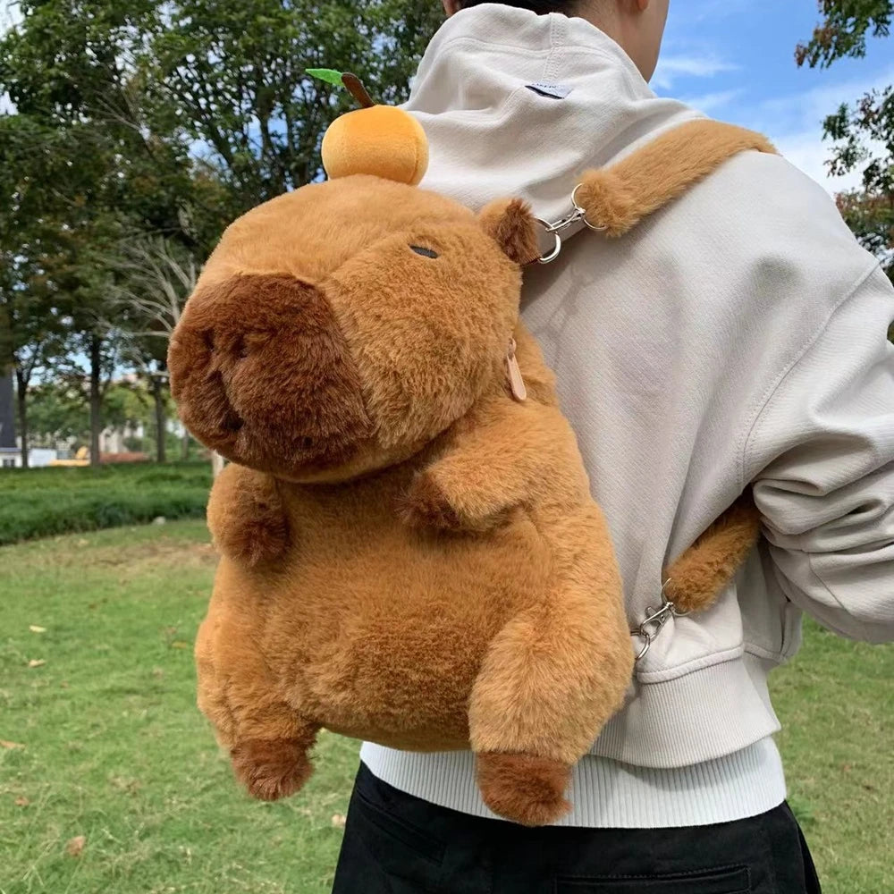 Mochila de peluche Capivara