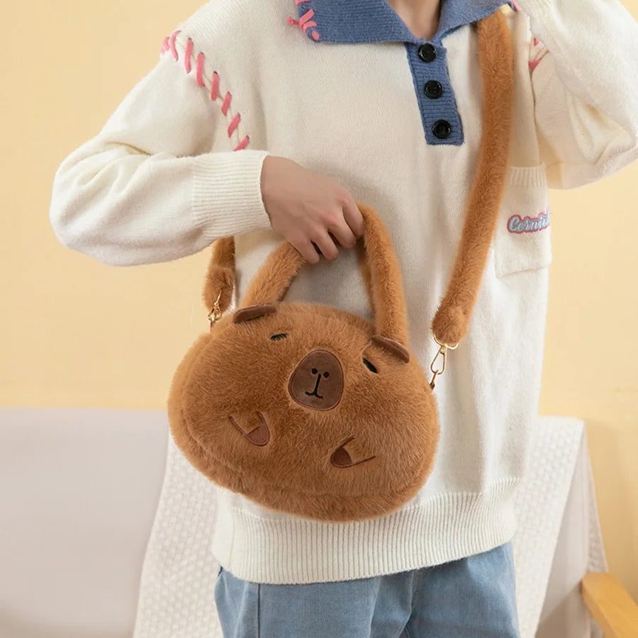 Mochila de peluche Capivara