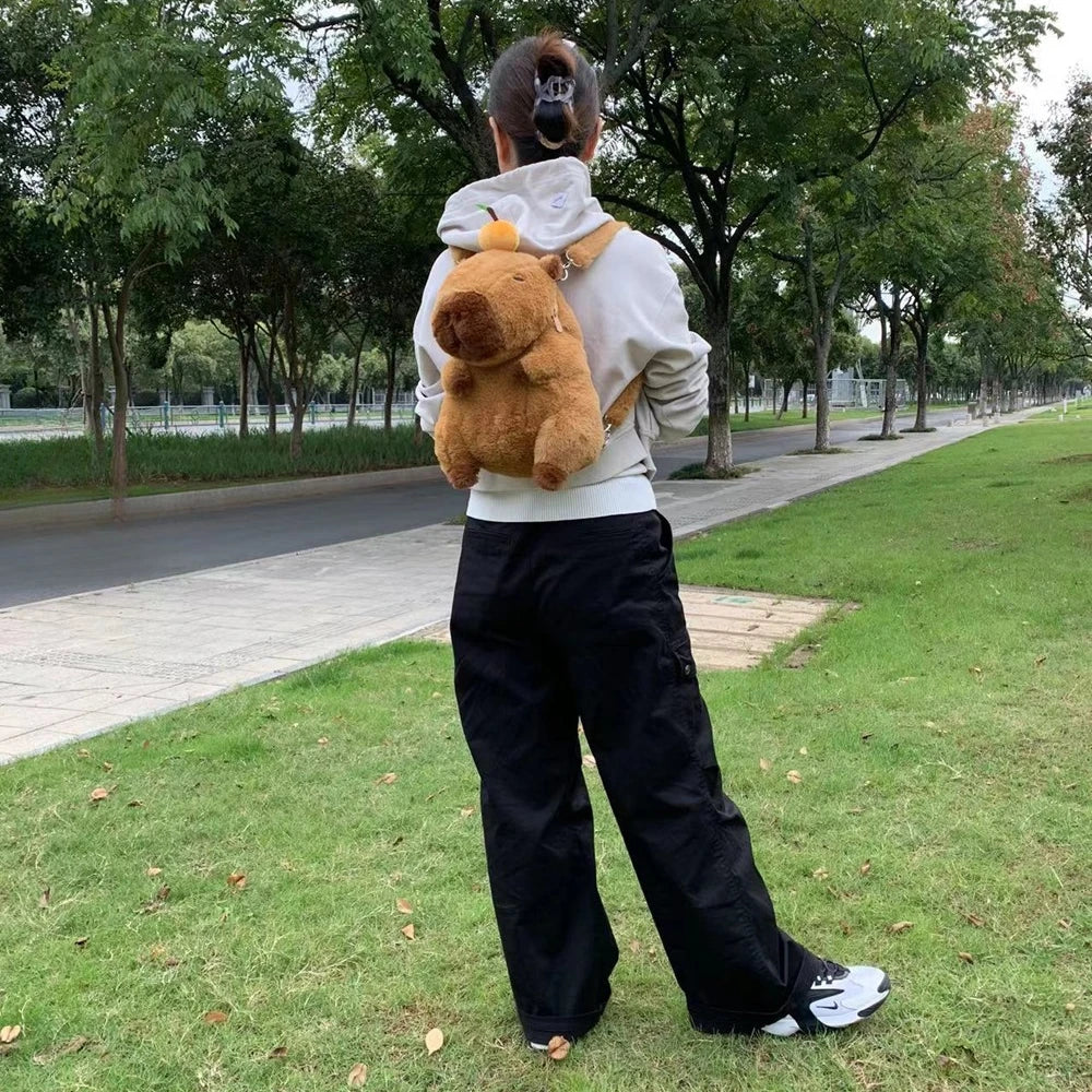 Mochila de peluche Capivara