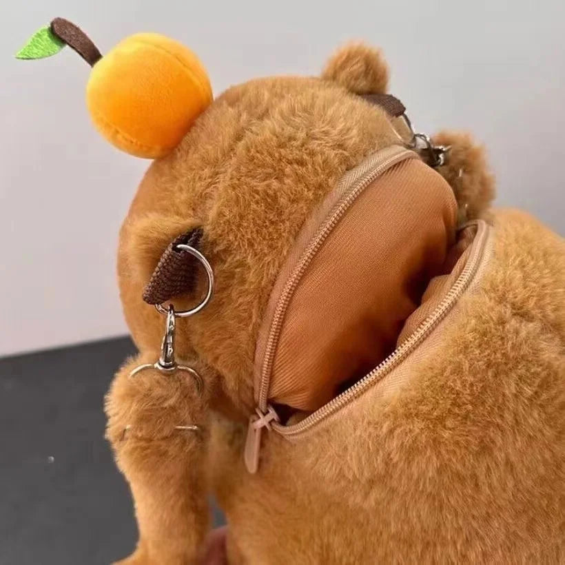 Mochila de peluche Capivara