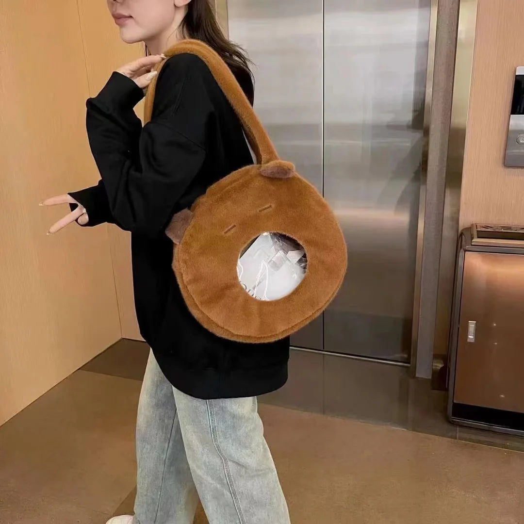 Mochila de peluche Capivara