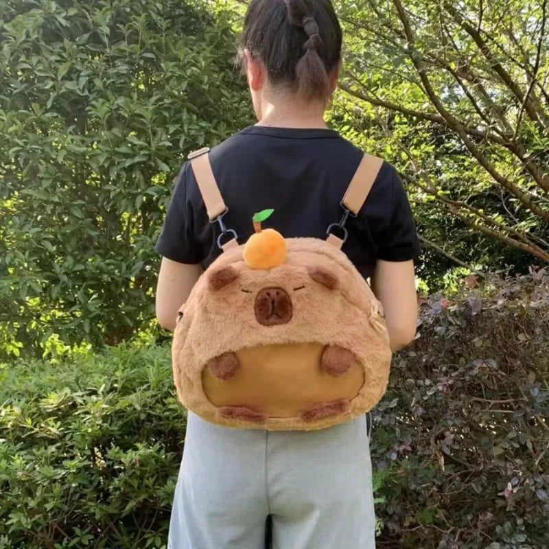 Mochila de peluche Capivara